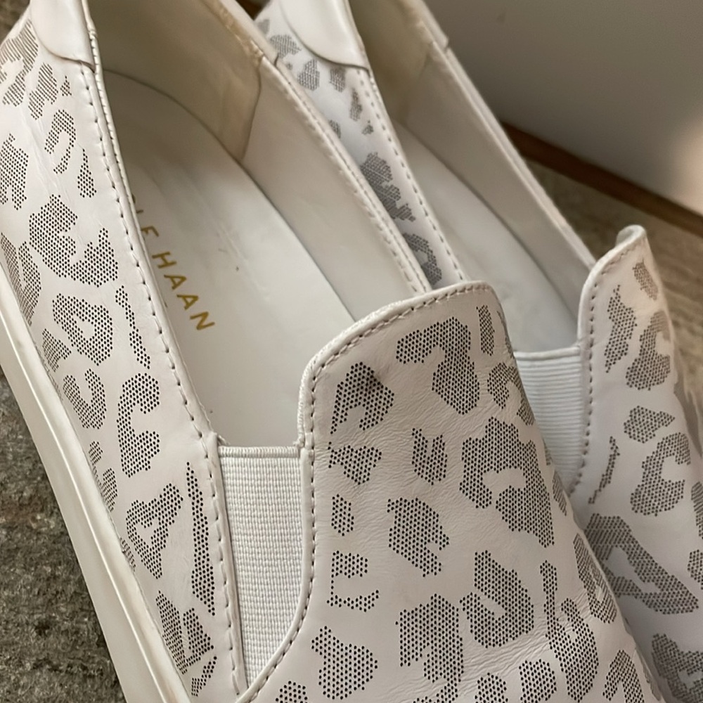 Cole Haan Grand Pro Spectator 2.0 Sneaker Women Size9 White Silver Leopard Print - Picture 2 of 12